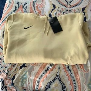 nike hoodie brand new ! never worn!
